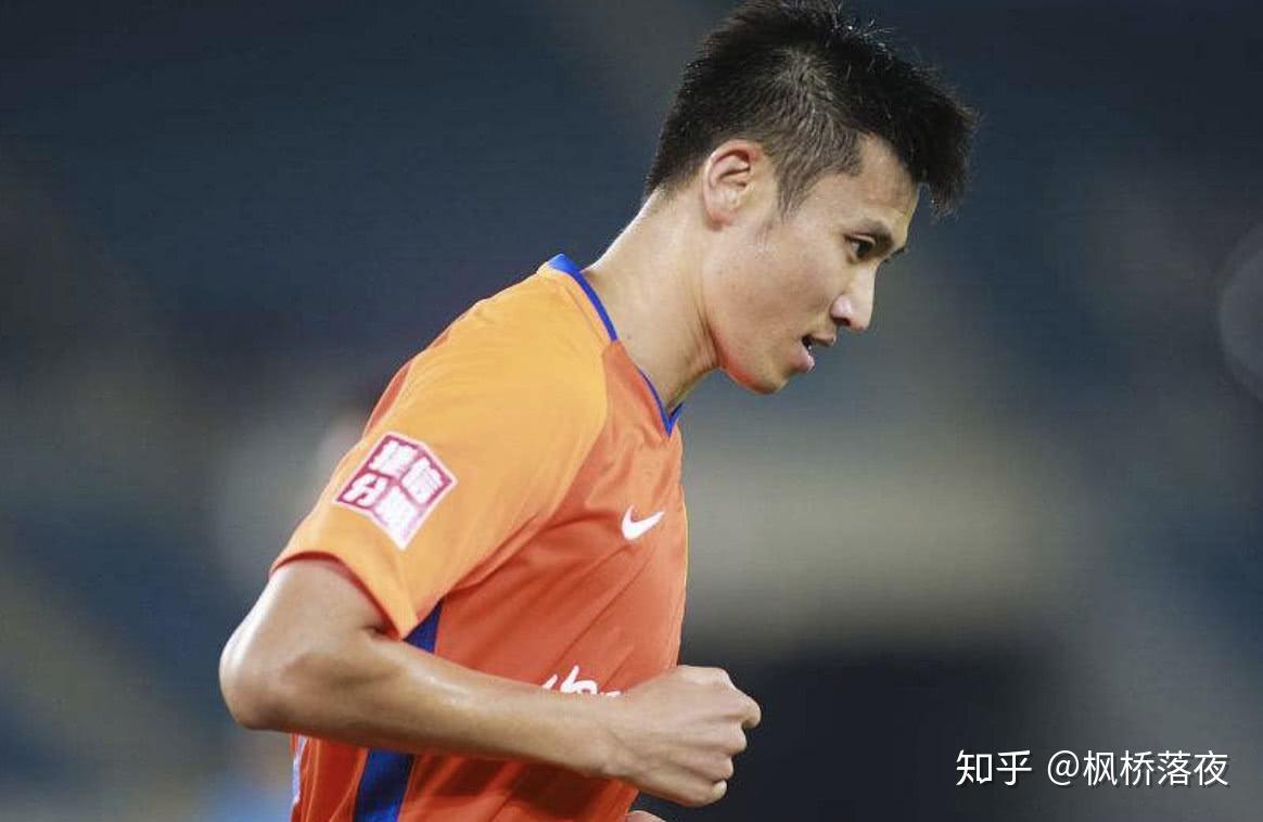 包含新疆广汇训练开放日，关键时刻外线爆发引欢呼，中超在即，球探报告显示潜力的词条-爱游戏